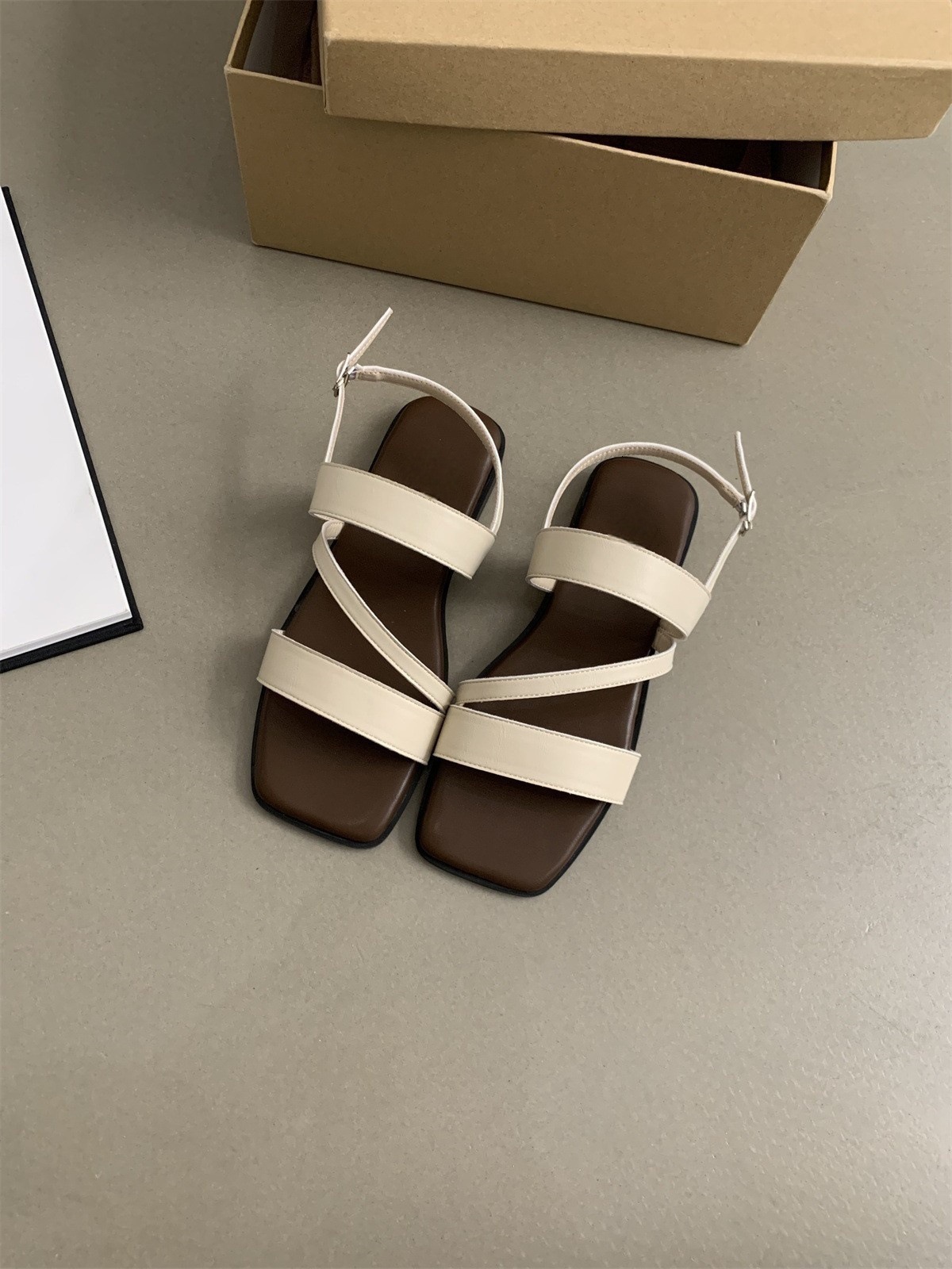 Women's Summer Outdoor Shoes New Korean Retro Fairy Style Women's Sandals Designer Sandals Fashion Women's Slippers