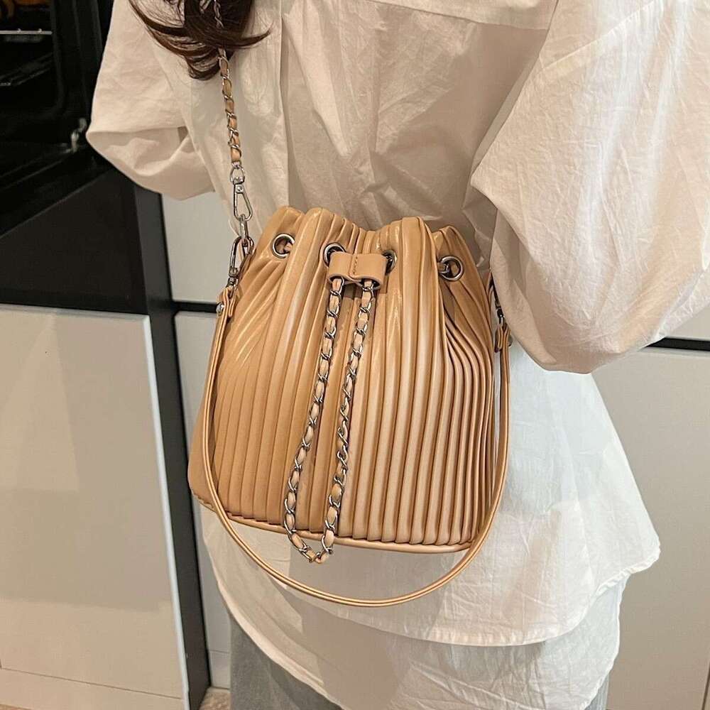 Niche Design Pleated Drawstring Bucket for Women 2025 New Summer Korean Fashion Versatile Shoulder Crossbody Bag