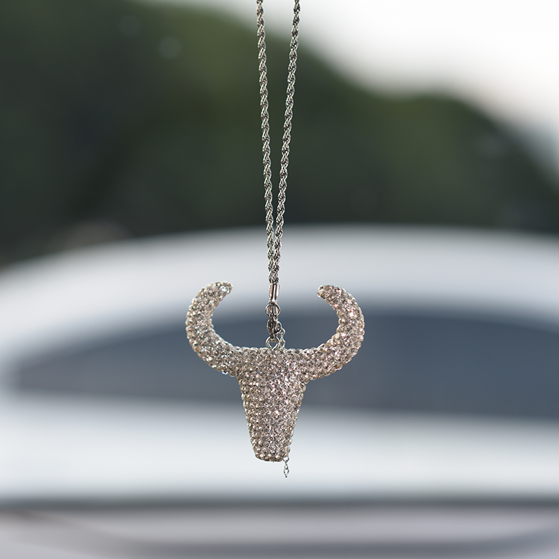 Fashion personalised drilling large cow horn car pendant exquisite cow head mirror decoration western cowboy wind car interior decoration