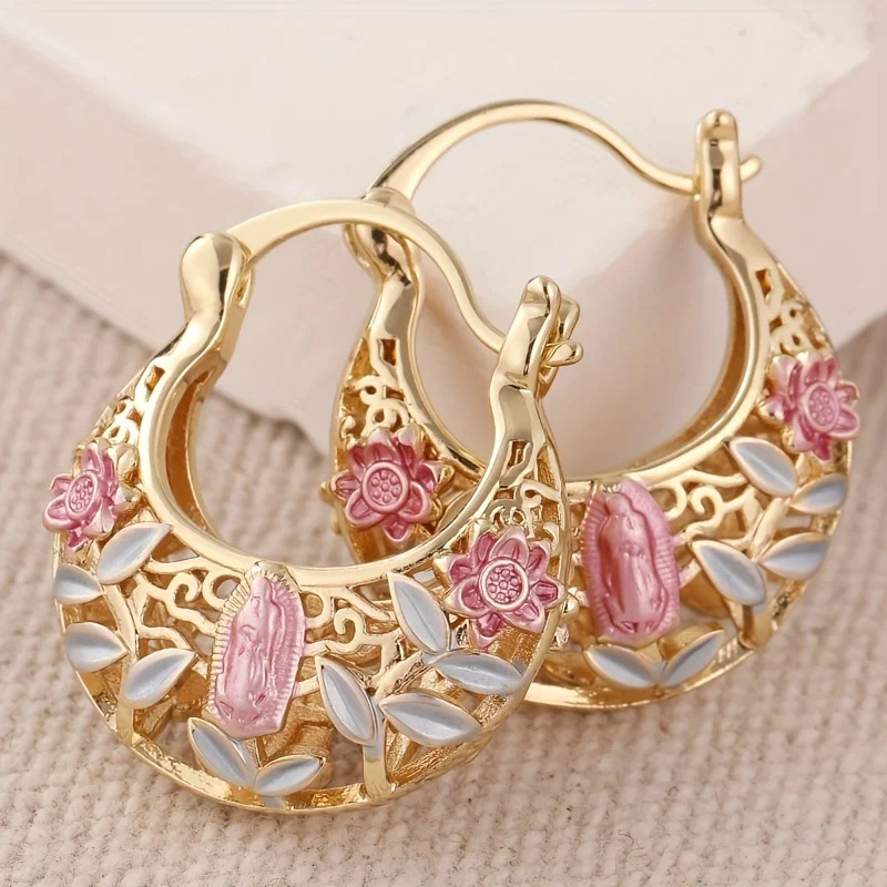 Elegant Retro Carved Hollow Hoop Earrings Exquisite Accessories for Women Perfect Jewelry for Holiday Weddings 250610