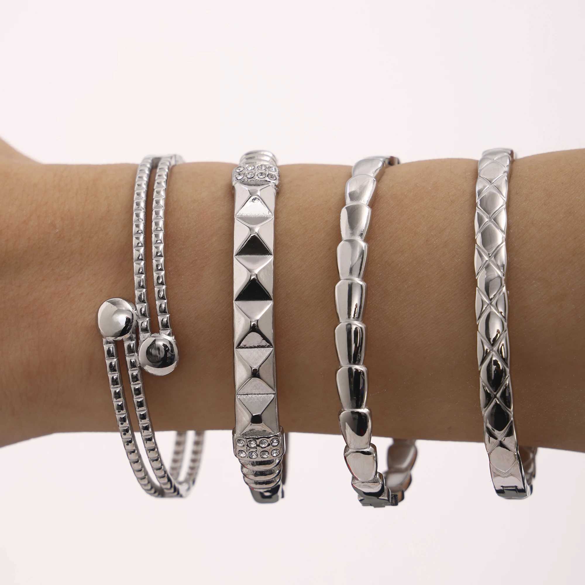 Trendy Stainless Steel Bangle For Women 18k Gold Plated Openable Cuff Carving Style Jewelry Gift Z250616