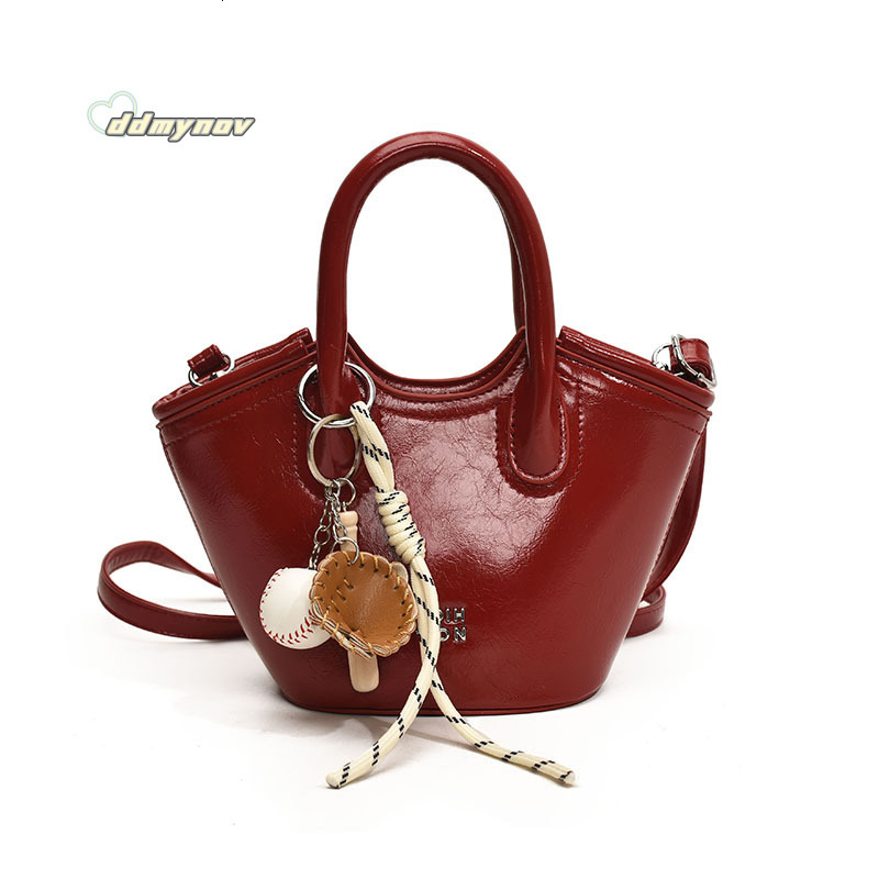 2025 Spring New High-End Niche Handheld Bucket Versatile Commuter Shoulder Crossbody Bag for Women ddmynov ddmynov