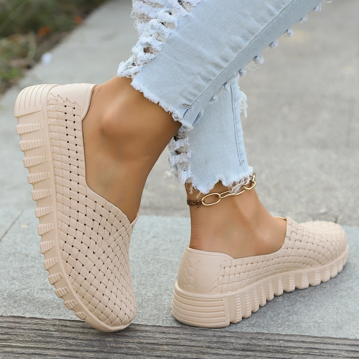 2024 Flat Light Fashion Woven Womens Shoes Large Size Soft Sole Mother Leisure Hollow Out Cloth Shoes Sports Shoes 250613