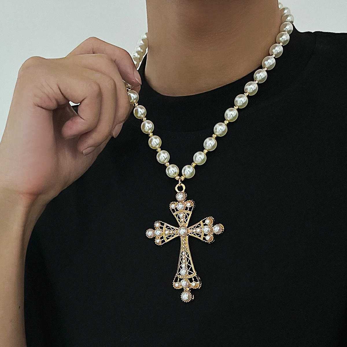 New Arrival Ingemark Punk Big Cross Jesus Pendant Choker Necklace for Women Men Goth Imitation Pearl Chain Halloween Male Jewelry Gift New V250616