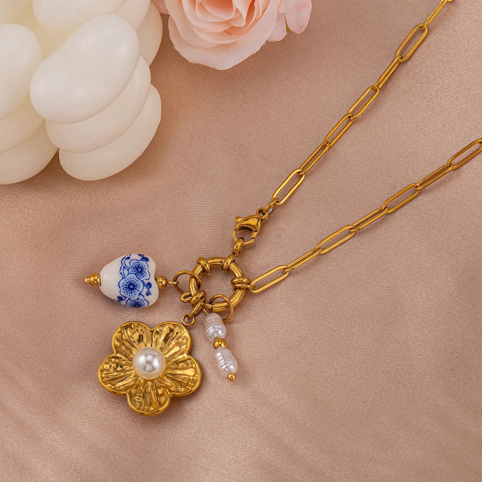 Trendy Fashion Personality Exaggerated Pearl Flower Blue and White Porcelain Heart Necklace for Women Design Titanium Steel Non-Fading