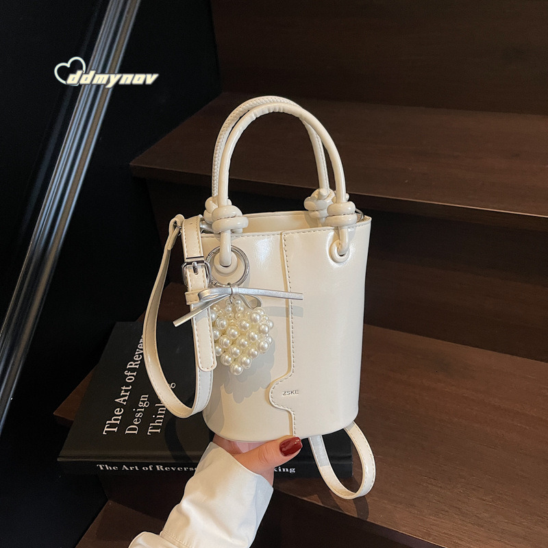 This Year's Trend: Simple and Versatile Handbag for Women 2025 Spring Niche Stylish Bucket with a High-End Feel Crossbody Bag ddmynov