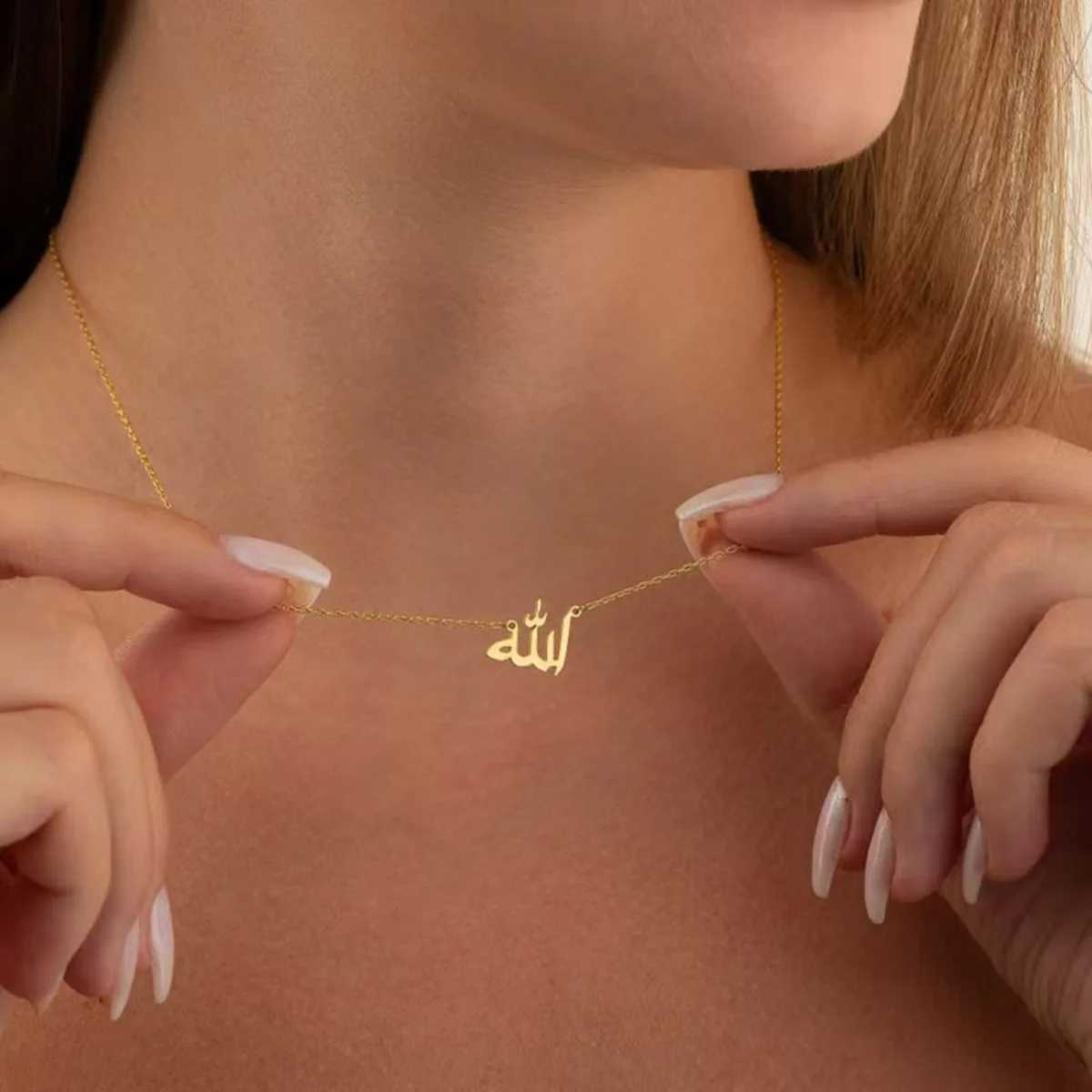 Personalized Letter God Patience in Arabic Necklaces Women Islamic Jewelry Stainless Steel Allah Pendant Necklace for Women W250616