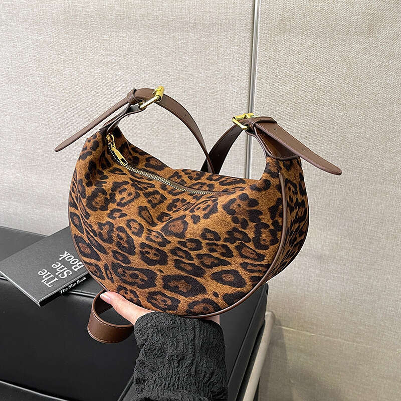 New Leopard Print Crossbody Autumn Winter Fashion Versatile Women's Stylish Texture Single Shoulder Dumpling Bag