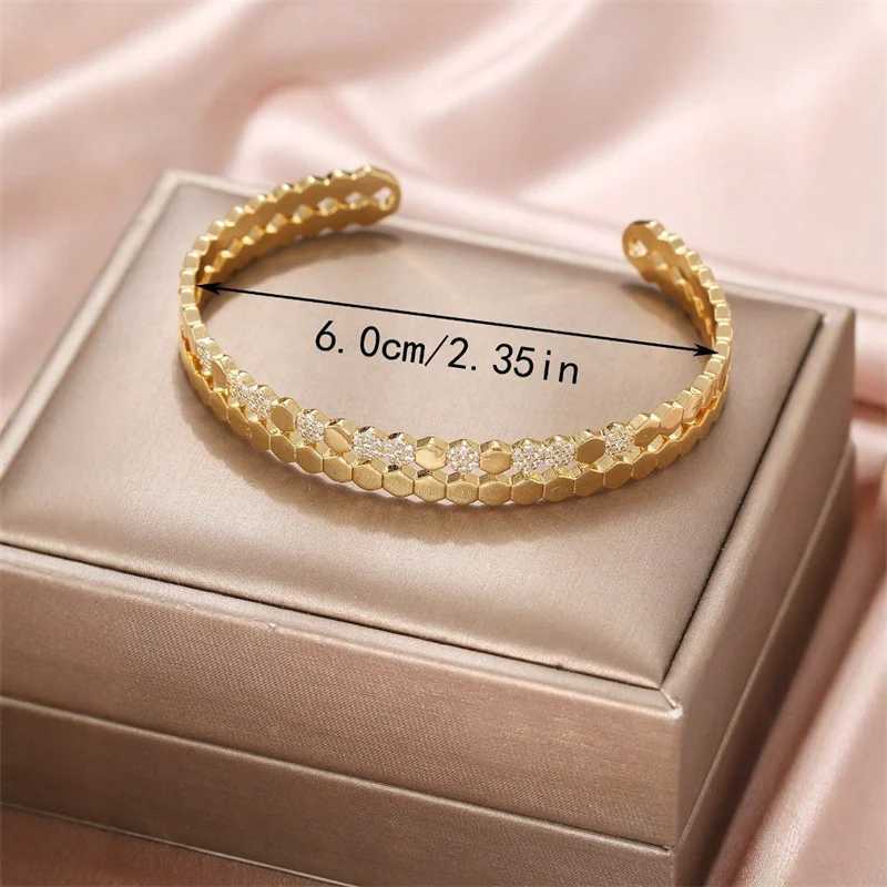 Titanium Steel 18k Gold Plated Bangles for Women Girls Trend Waterproof Jewelry Luxury Sparkling Zircon Cuff Bangle Z250616