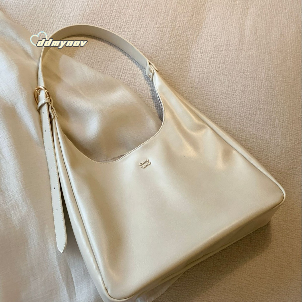 White Moon Traveler Tote Bag for Women, Large Capacity, Textured Shoulder Underarm Commuter Crossbody Bag, Fashionable and Versatile ddmynov ddmynov d
