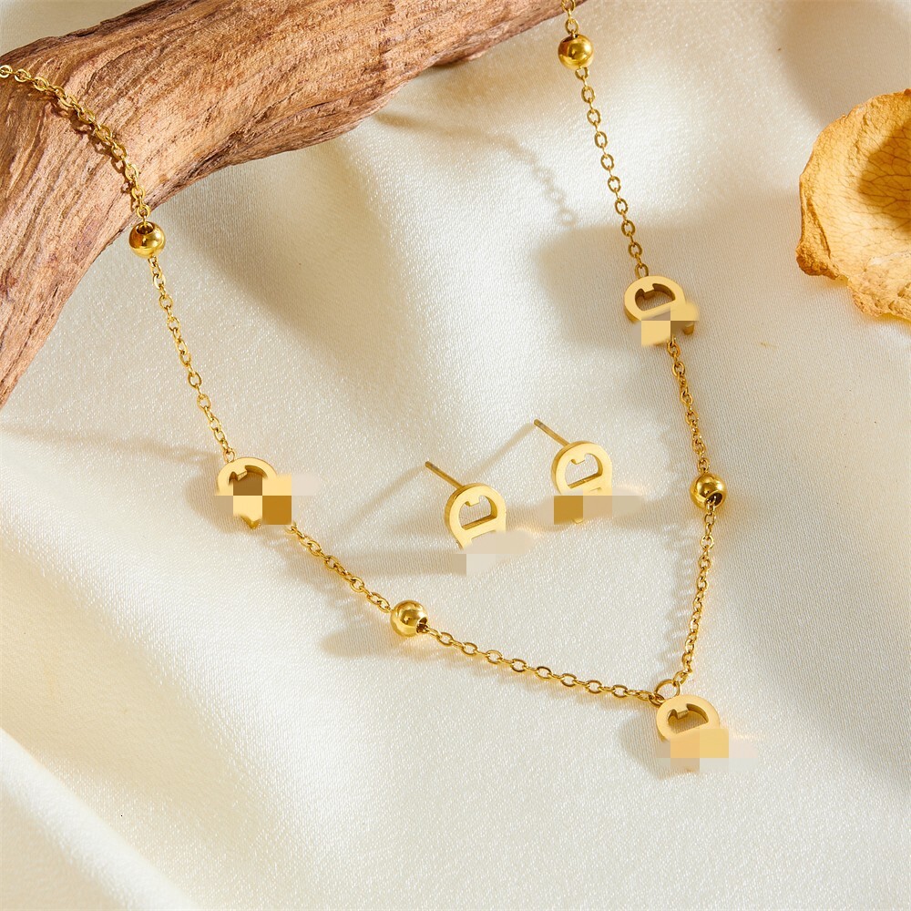 Fashionable High-End Stainless Steel Gold-Plated Non-Fading Unique Design Elegant Versatile