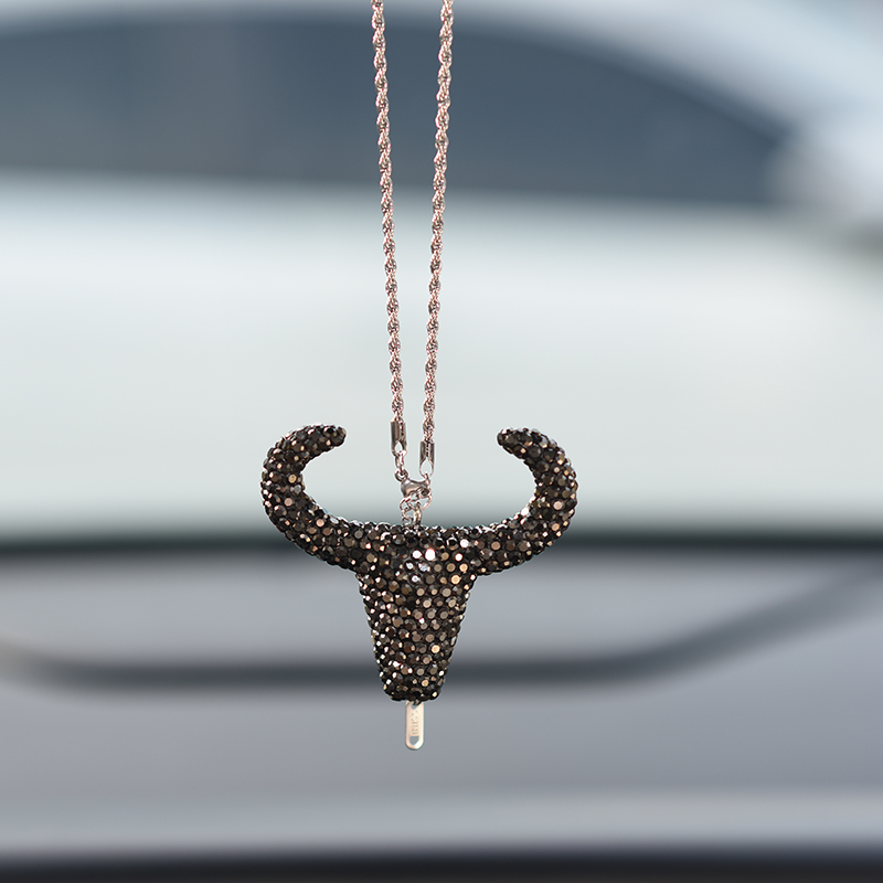 Fashion personalised drilling large cow horn car pendant exquisite cow head mirror decoration western cowboy wind car interior decoration