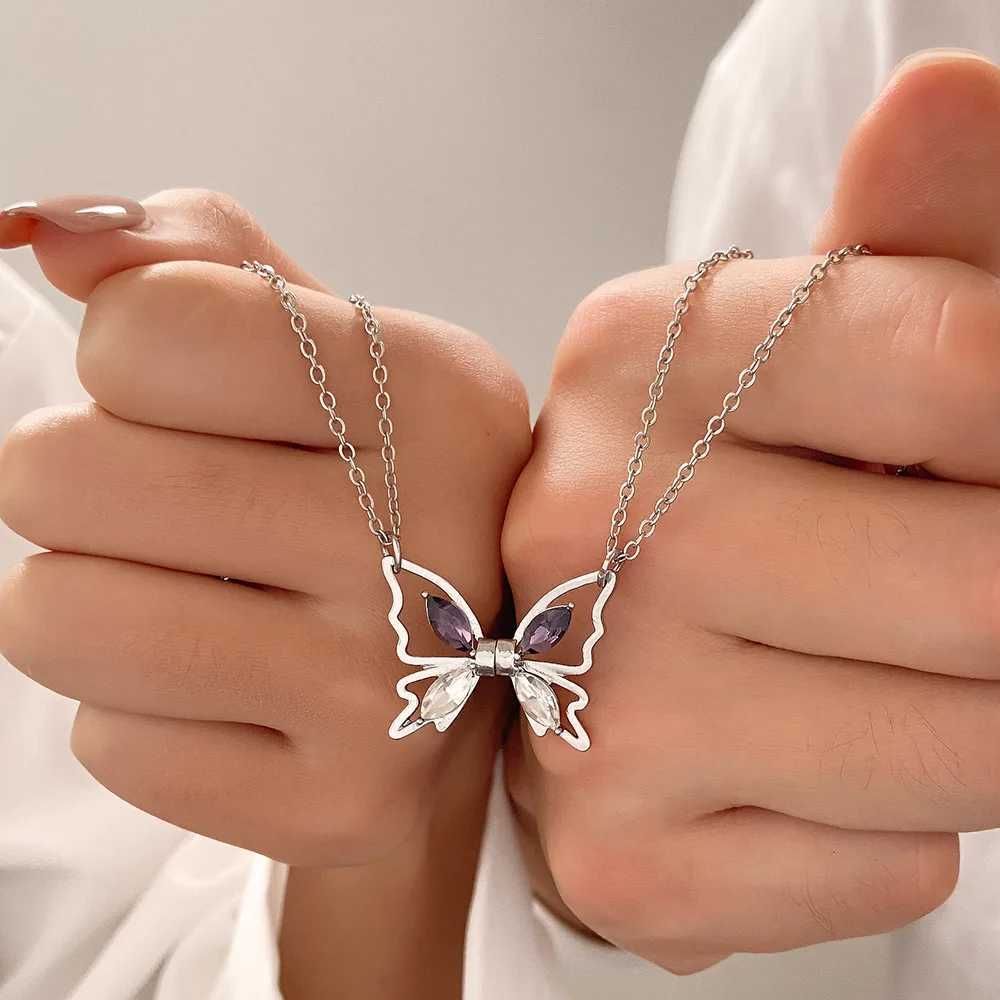 2Pcs/Set rs Romantic Magnetic Couple Necklace Micro Zircon Hollow Butterfly Pendant Clavicle Chain Friendship Party Jewelry W250616