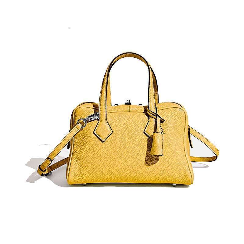 2025 Spring Brand new top leather Victoria small leather women's bag simple bowling hand messenger bag Fashion Lock Shoulder Bags 01