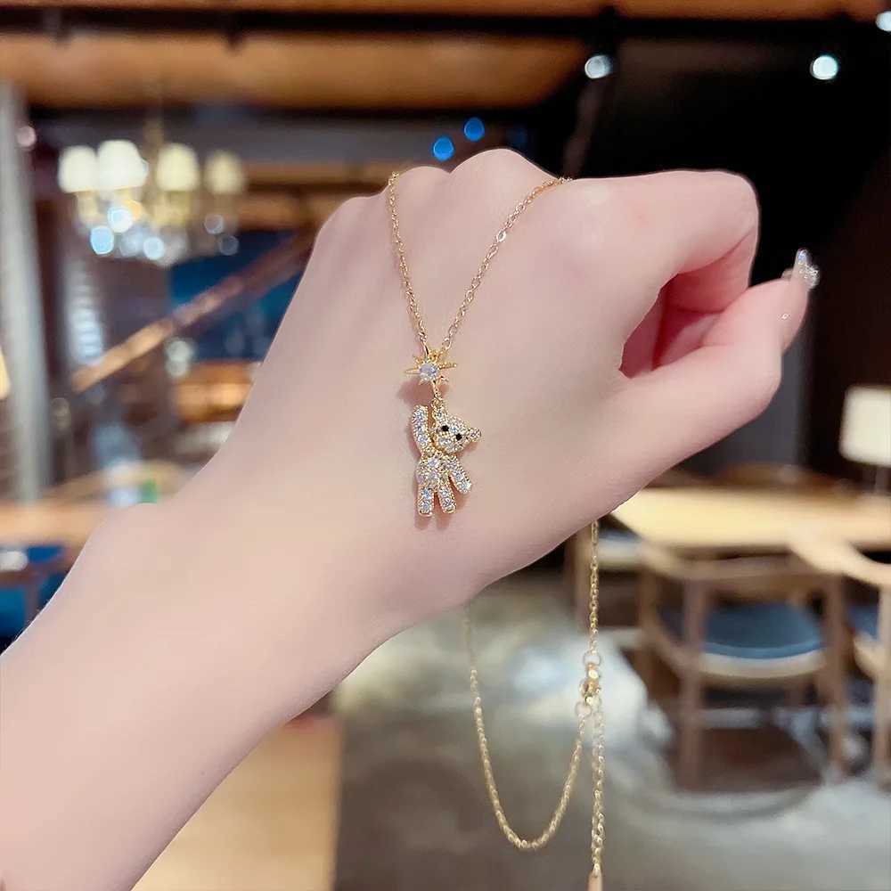 New Fashion Sparkly Cute Bear Pendant Necklaces for Women Train Exquisite Clavicle Chain Jewelry Girls Birthday Gift W250616