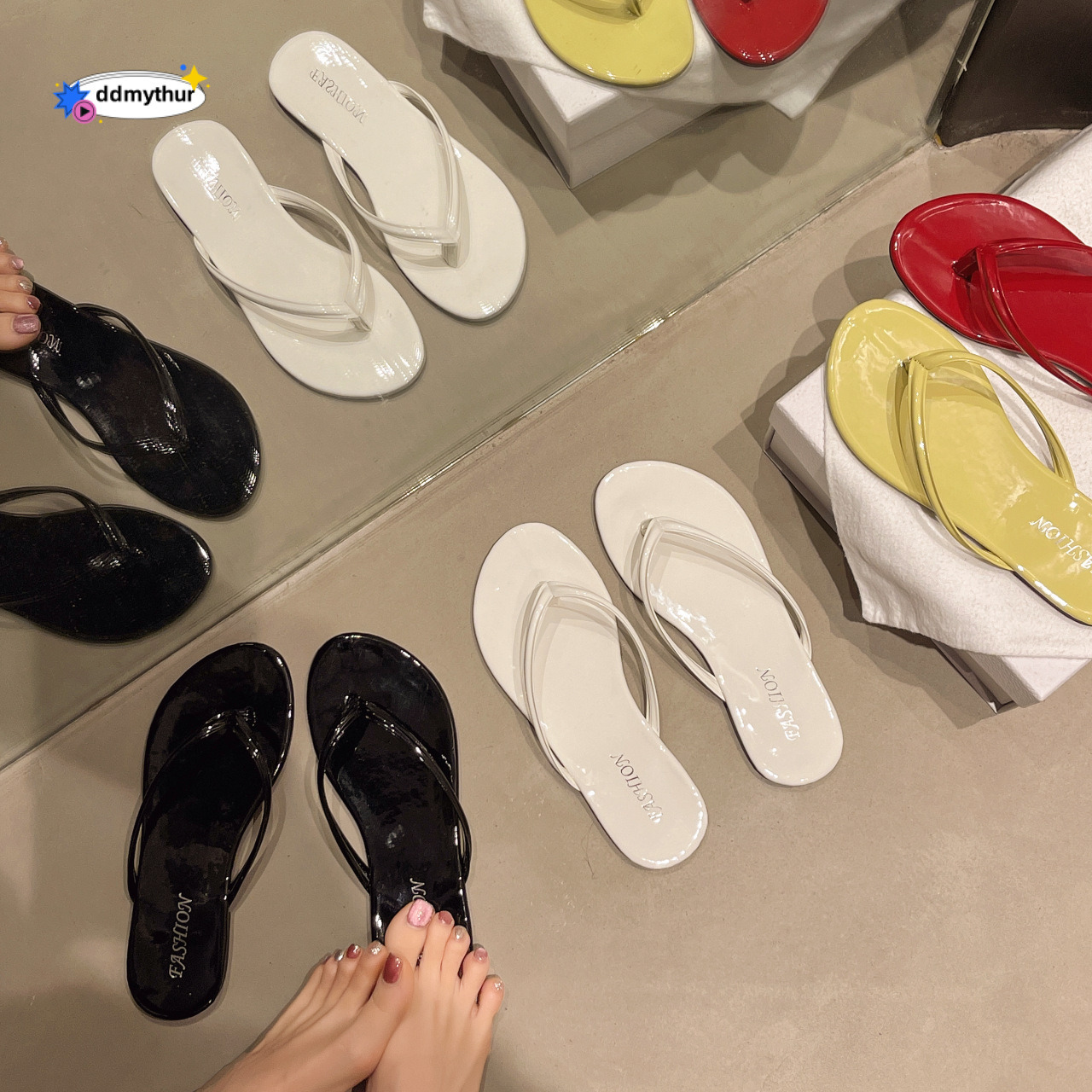Plus Size 2025 Summer New Beach Flat Sandals Women's Toe Post Flip-Flops ddmythur