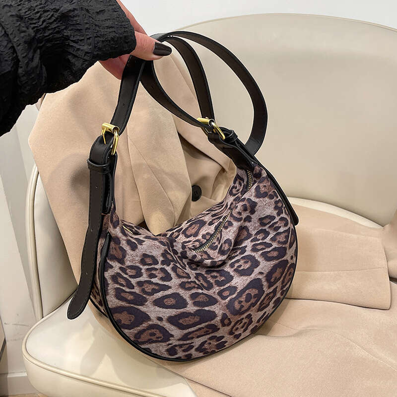 New Leopard Print Crossbody Autumn Winter Fashion Versatile Women's Stylish Texture Single Shoulder Dumpling Bag