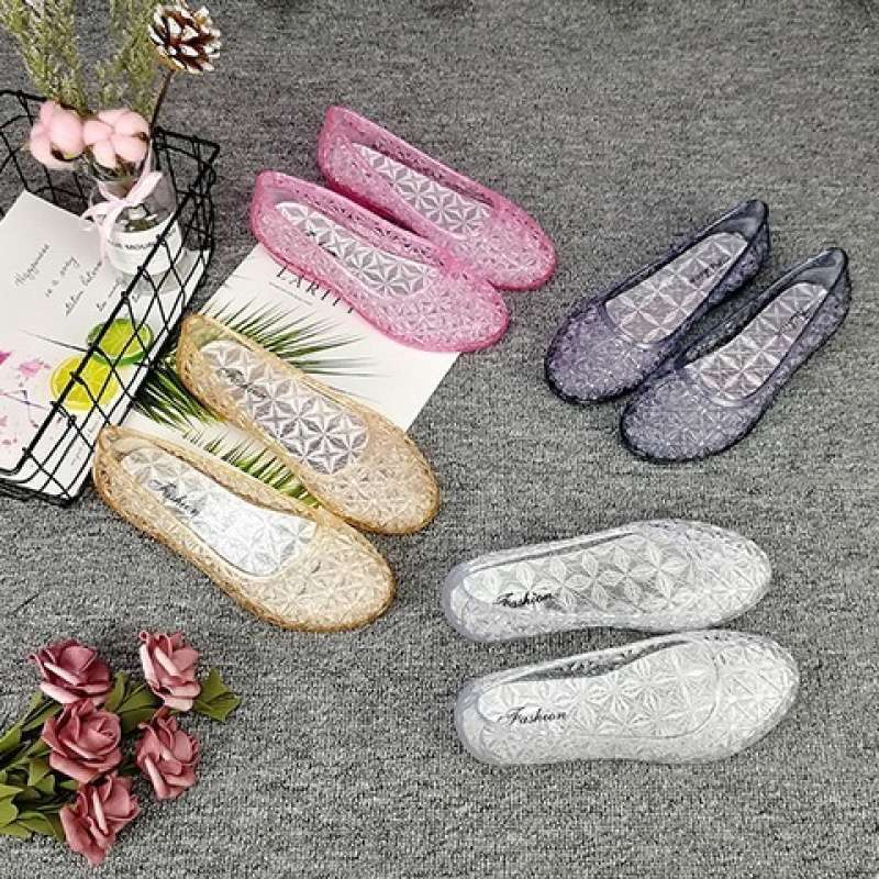 Summer Crystal Sandals Flat Shoes Fashionable Multi functional Beach Women's Sandals Designer Sandals Anti slip Hollow Women's Slippers