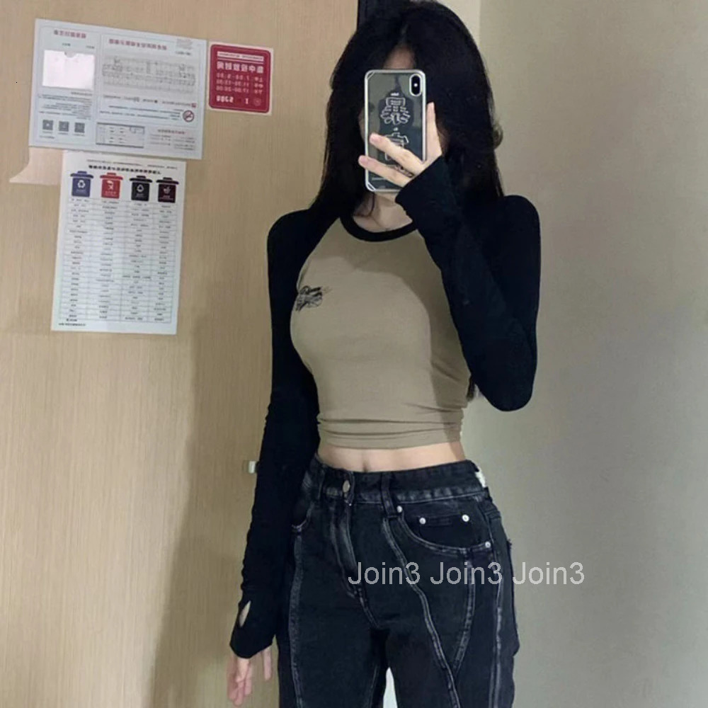 Womens T Shirts Cotton Clothes Crop Skinny 2025 Tees Slim Female Tops Tshirts Causal Korean Fashion Fitted Sale Long Sleeve Old