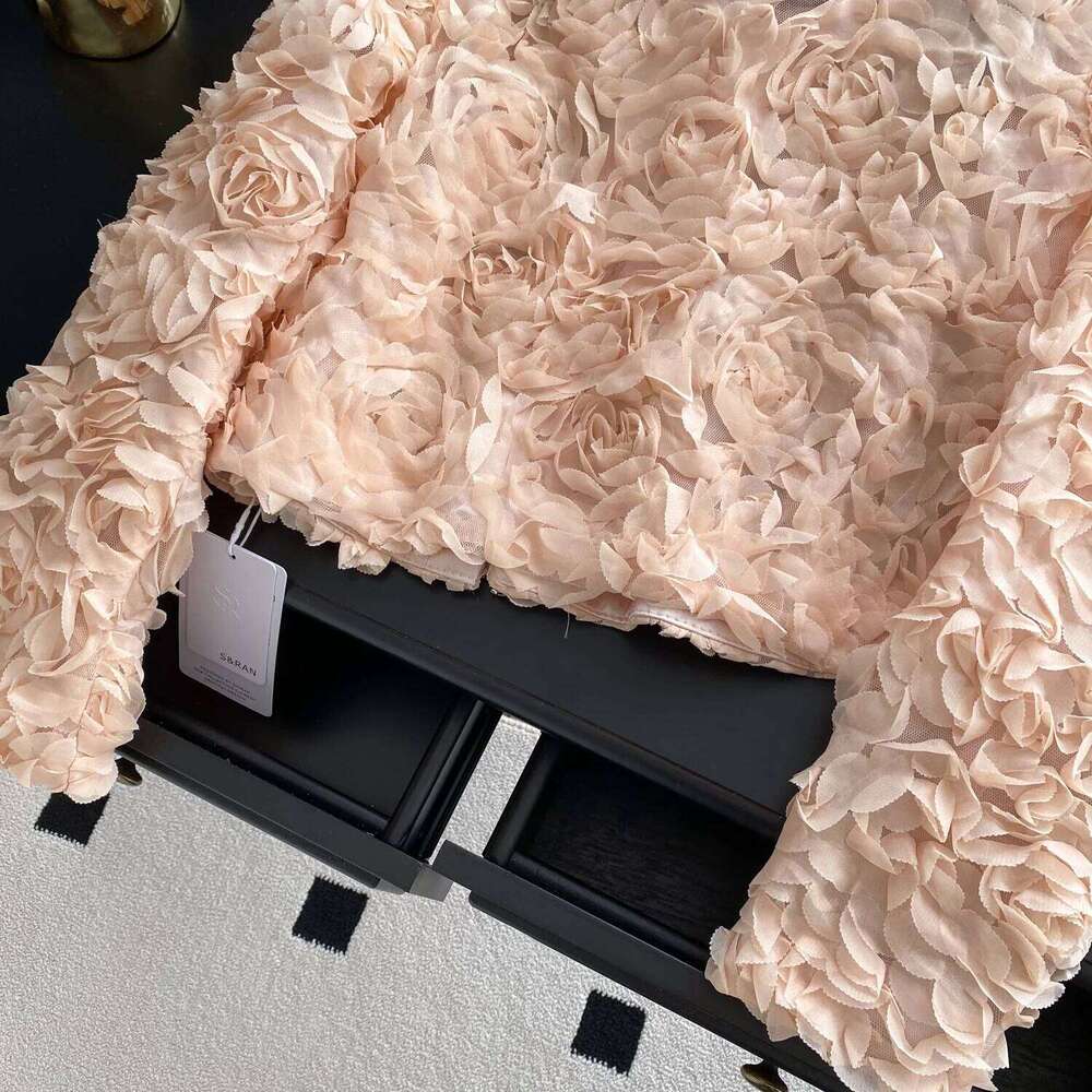 Retro Cardigan Sweet Three-Dimensional Floral Blouse Slim High Street Women Summer Fashion Crop Top