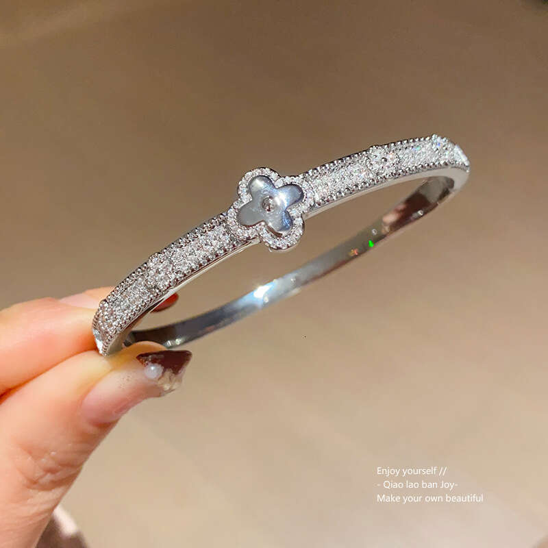 designer bracelet Real Gold Plated Four-Petal Flower 5A Grade Zircon Bracelet High-End Sense Fashion Light Jewelry