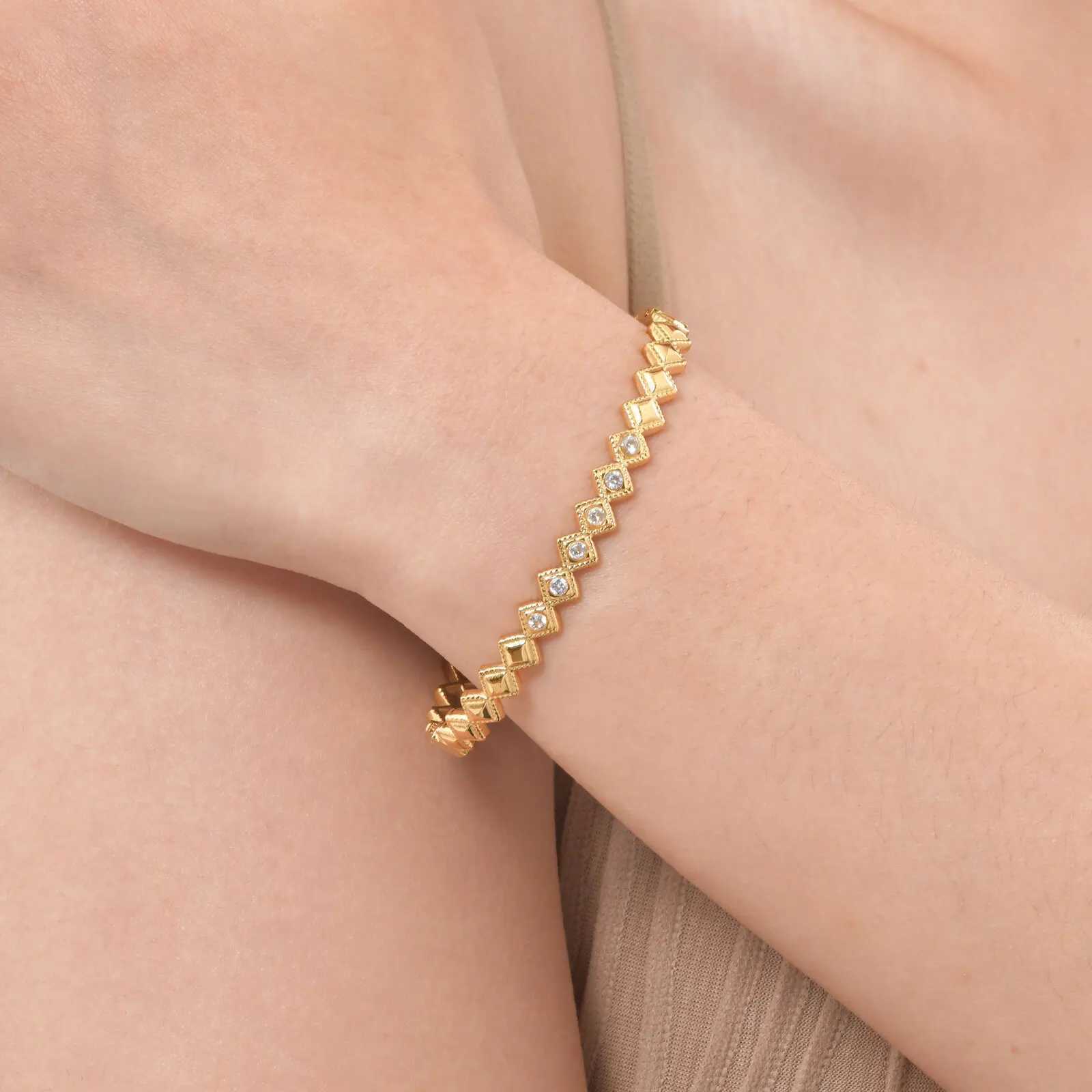 Vnox Romantic Zircon Cuff For Women Geometric Fashion Lady Jewelry Stainless Steel Bangles Party Gold Color Never Fade Z250616