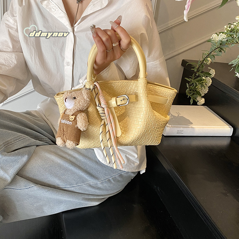 Korean Style Fashion Trend Handbag for Women 2025 Spring Versatile Woven Pattern Bucket Casual Shoulder Crossbody Bag ddmynov