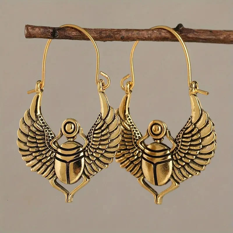 Vintage Metal Beetle Dangle Earrings Retro Western Style Creative Female Ear Ornaments 250610