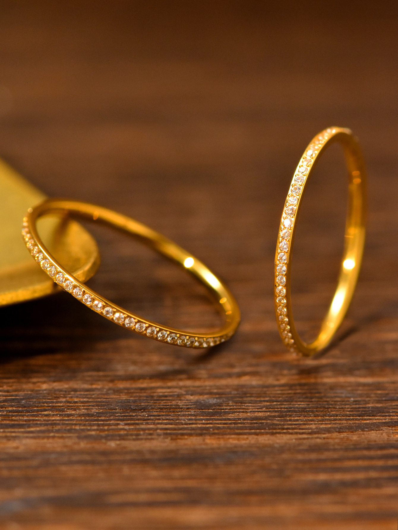 Fashionable Light Luxury Diamond-Studded Ultra-Thin for Women, Gold High-End Sense, Elegant Titanium Steel Non-Fading Ring