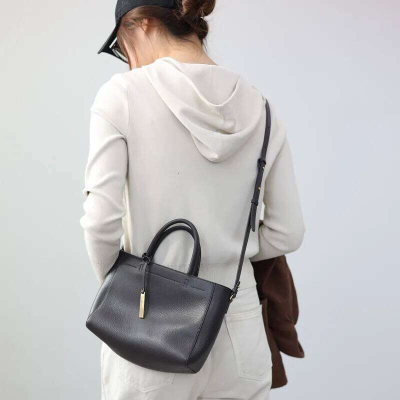 Women Genuine Leather Zipper Tote Cowhide Crossbody Bags Soft Elegant Single Shoulder Bag Durable And Comfortable