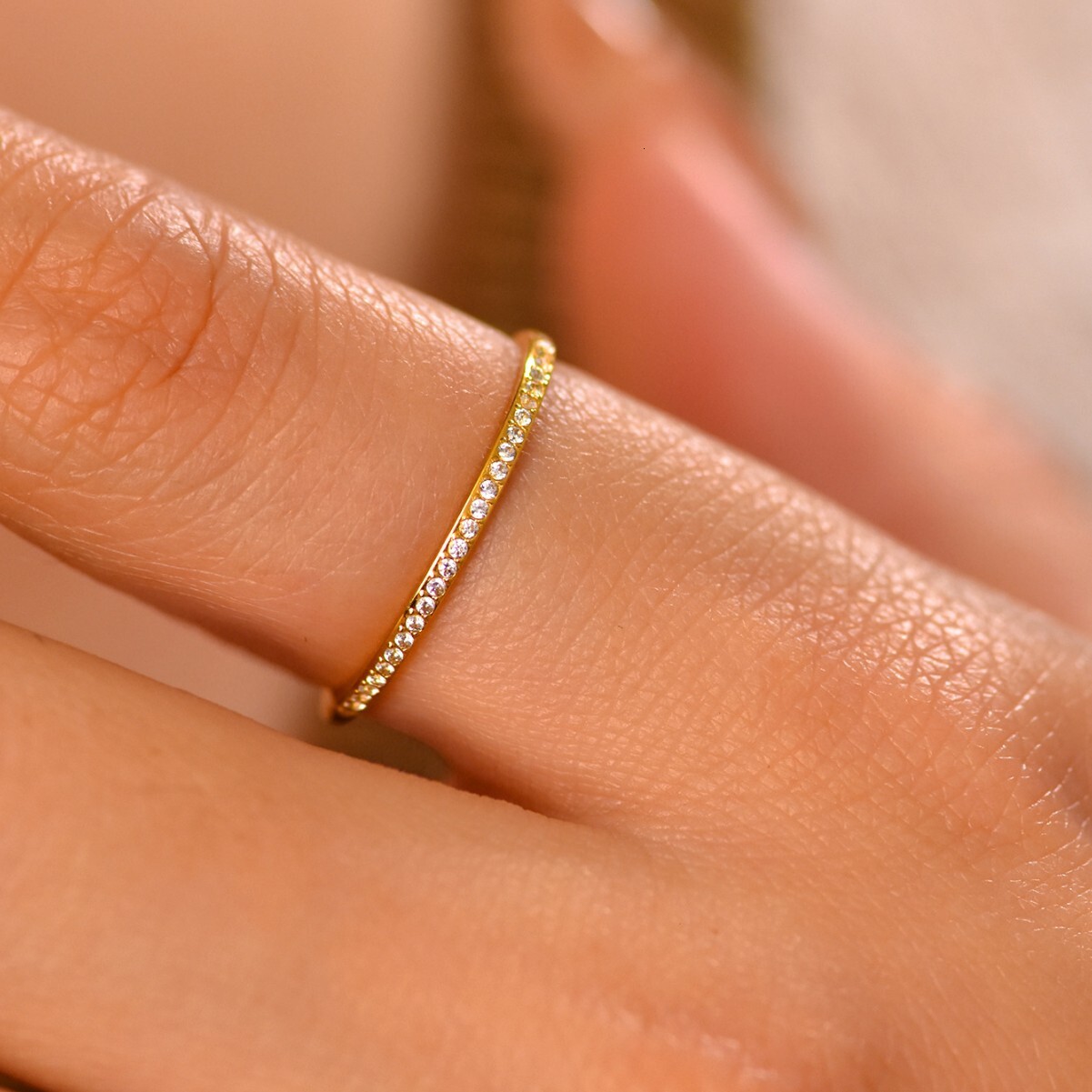 Fashionable Light Luxury Diamond-Studded Ultra-Thin for Women, Gold High-End Sense, Elegant Titanium Steel Non-Fading Ring