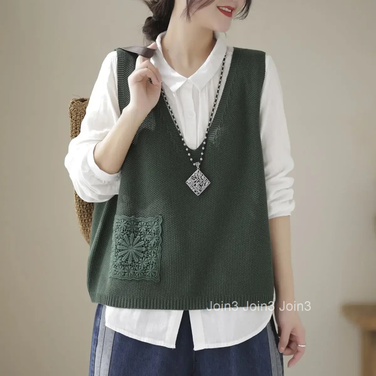 V-neck Ladies Sweaters Red Knitted Top for Women Vest Green Y2k Vintage Fashion Korea Autumn Winter 2024 Warm Crochet Tall Tops