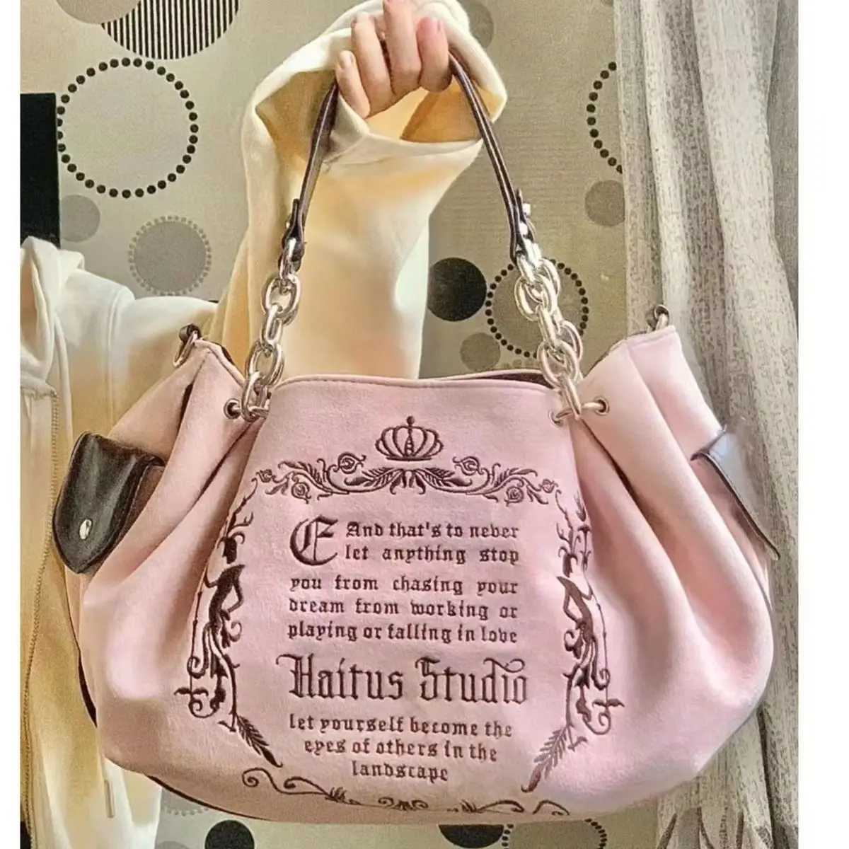 Small Niche Design Retro Artistic Gothic Letter Suede Large Bag Large Capacity Handheld Crossbody Bag Chain Tote Bag XJ2520616