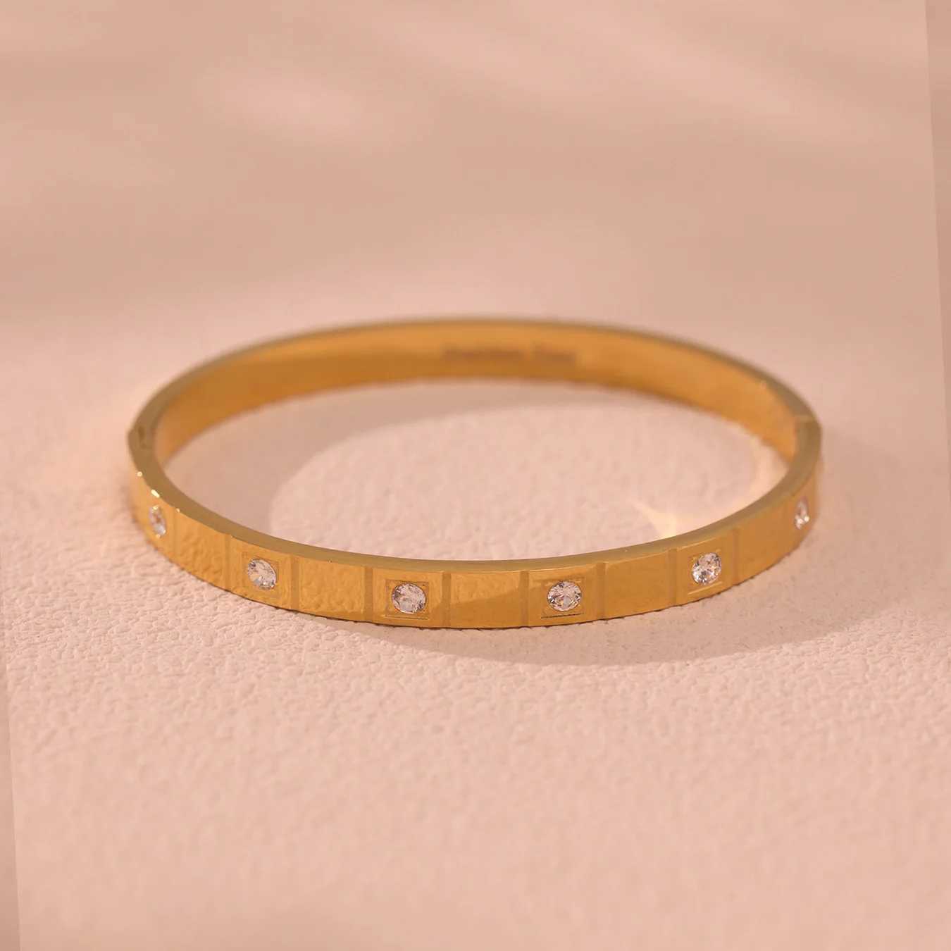 Liora Cast Stainless Steel Round Bangle For Women Cubic Zircon PVD Gold Plated High Quality Rust Proof Bangle Jewelry Z250616