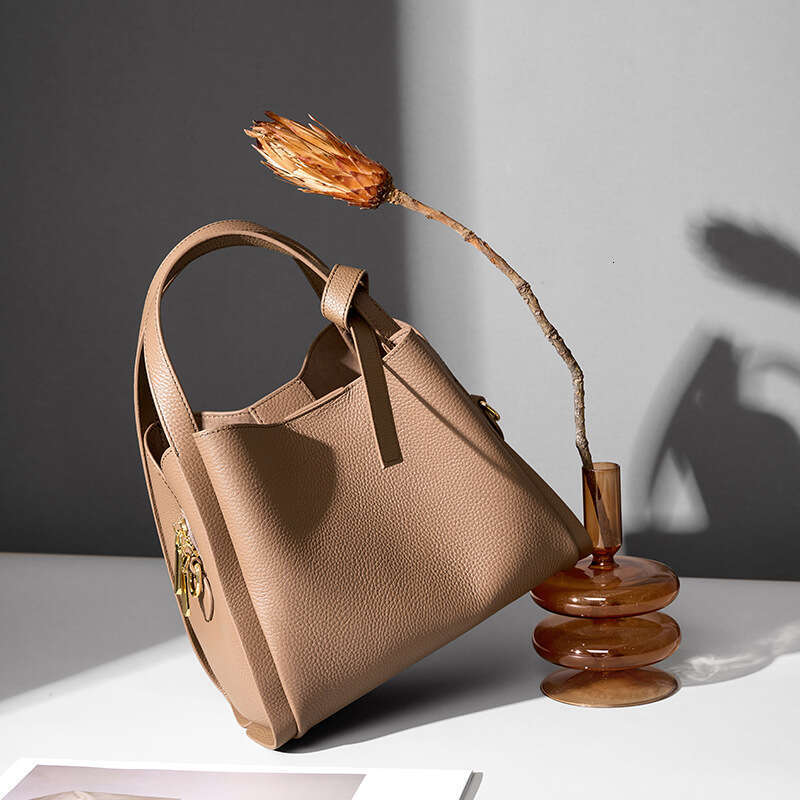 Genuine Leather Handbag Women 2025 New Style Basket for Mom Elegant Crossbody Cowhide Bucket Bag