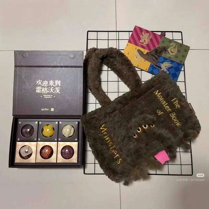 2025 Autumn And Winter New Plush Spider Eye Embroidered Monster Women Large Capacity Shopper Single Shoulder Tote Bag Trendy