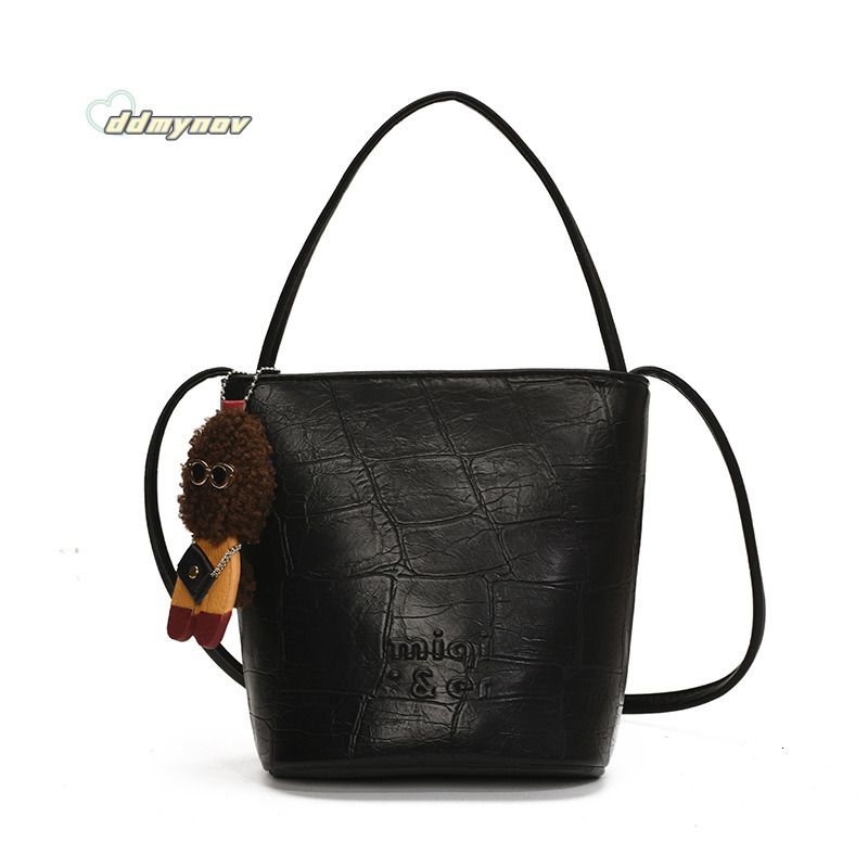 New Single Shoulder Crossbody Bucket Bag Women's Light Luxury Large Capacity Trendy Versatile High-end Feel Women ddmynov ddmynov
