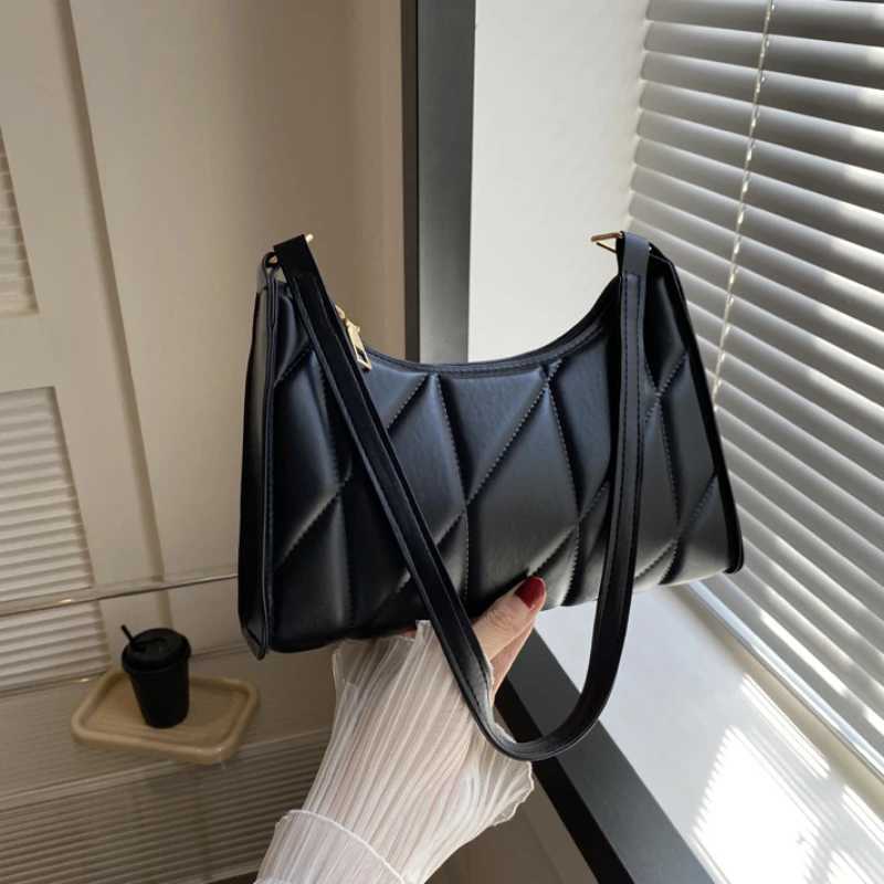 Trendy Women Shoulder Bag PU Leather Underarm Bag Solid Color Handbags Leisure Commuting Small Handle Bags Fashion Zipper Clutch XJ2520616