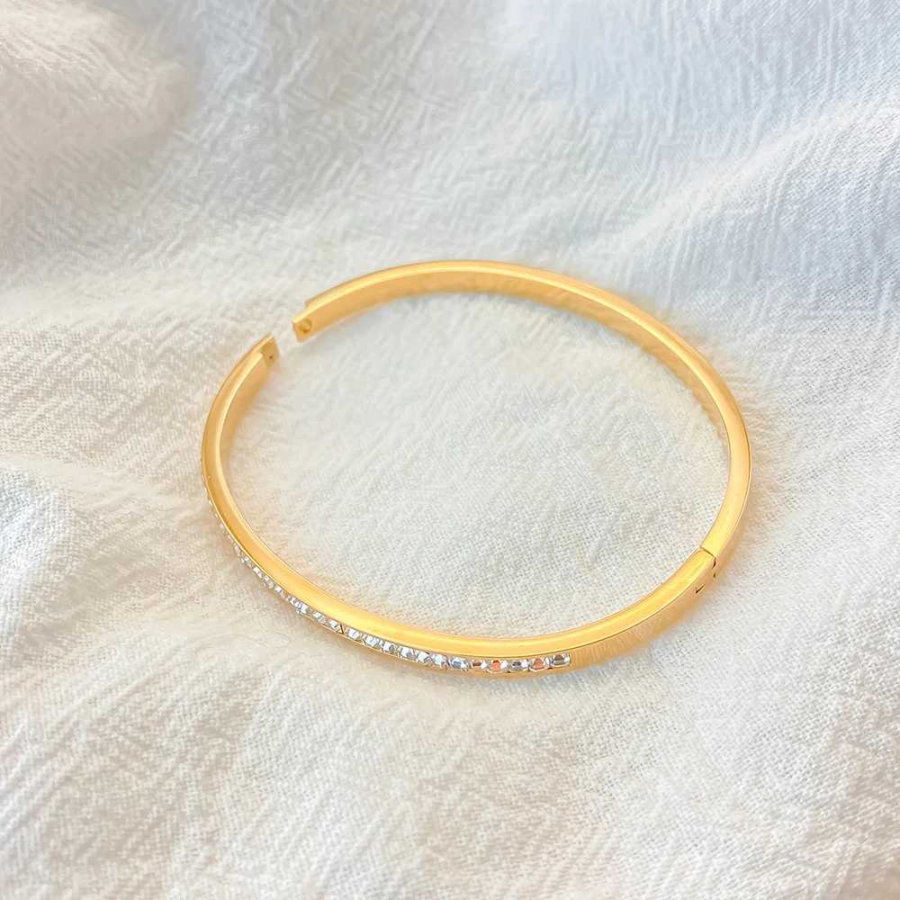 eManco Stainless Steel Jewelry Inlaid White Rhinestone Bangle Womens Waterproof Bangles 48 Hour Shipping Z250616