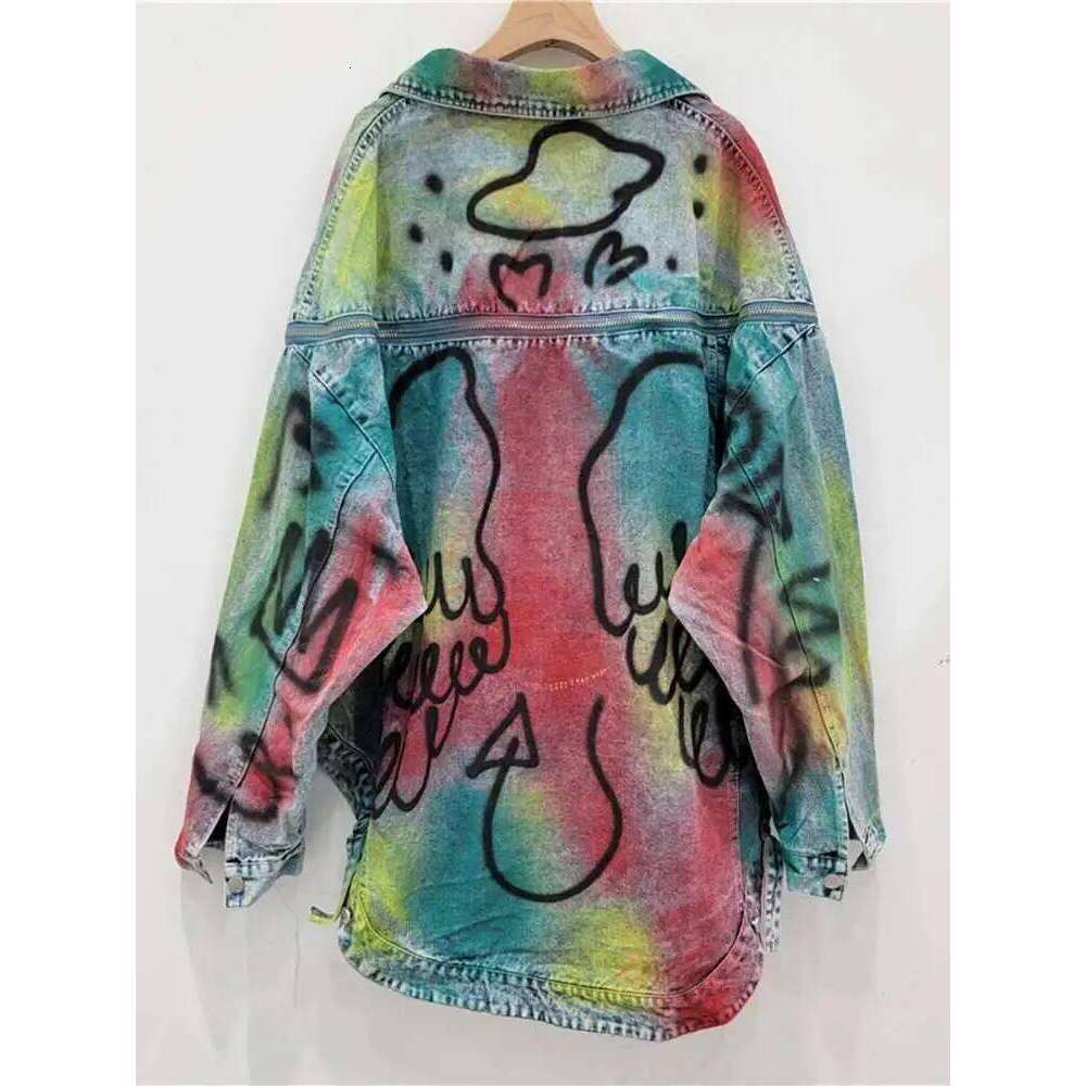 DEAT Women Denim Coat Loose Patchwork Zippers Letters Graffiti Contrast Color Irregular Jackets 2024 Summer New Fashion 33A1421