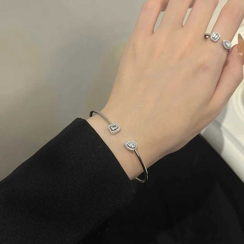 Hot Sale French Classic S925 Silver Water Drop Open Women Fashion Luxury Jewelry Party Valentines Day Exquisite Gift Z250616