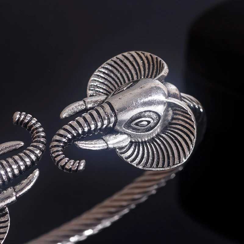 Bohemian Ethnic Elephant Big for Women Vintage Silver Color Charm Open Bangle African Jewelry Beach Summer Z250616