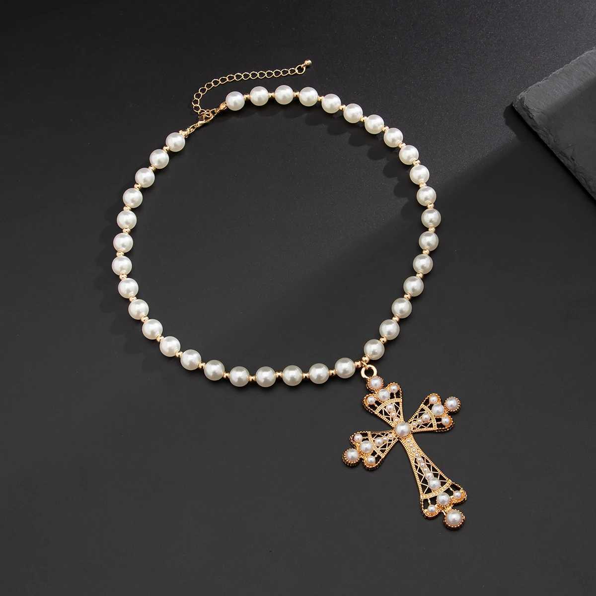 New Arrival Ingemark Punk Big Cross Jesus Pendant Choker Necklace for Women Men Goth Imitation Pearl Chain Halloween Male Jewelry Gift New V250616