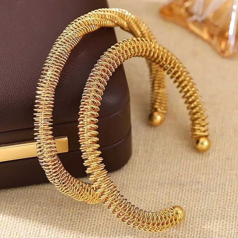 Nivora 316L Stainless Steel Cuff For Women Wristband Spiral Pattern Charm Statement Bangle Fashion Waterproof Jewelry Z250616