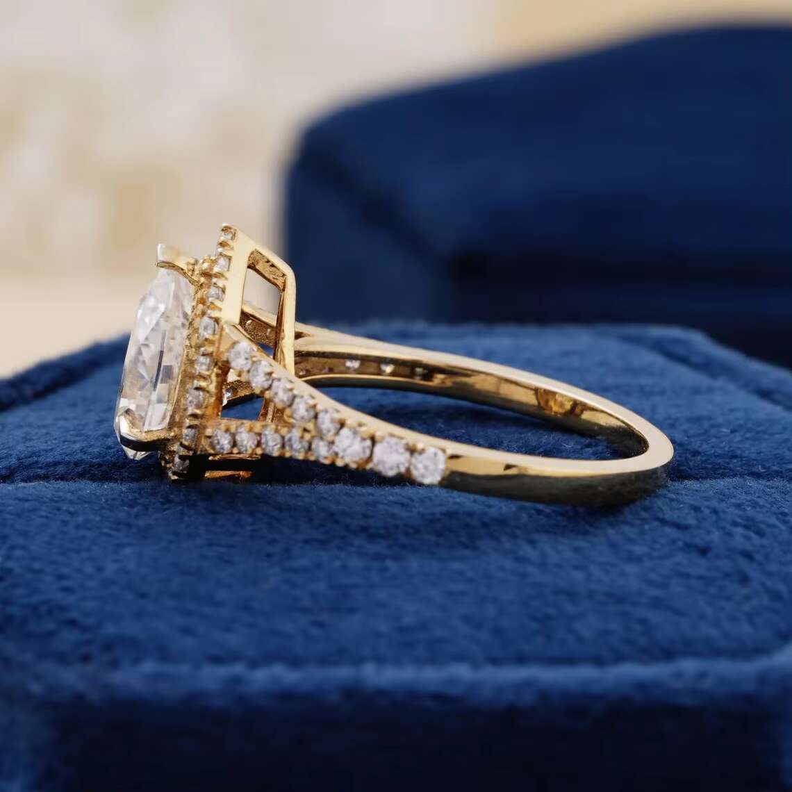 14K Gold Plated Unisex Fine Jewelry 3.1 Ct Pear Cut Moissanite Diamond Studded Rings for Wedding and Engagement Gifting