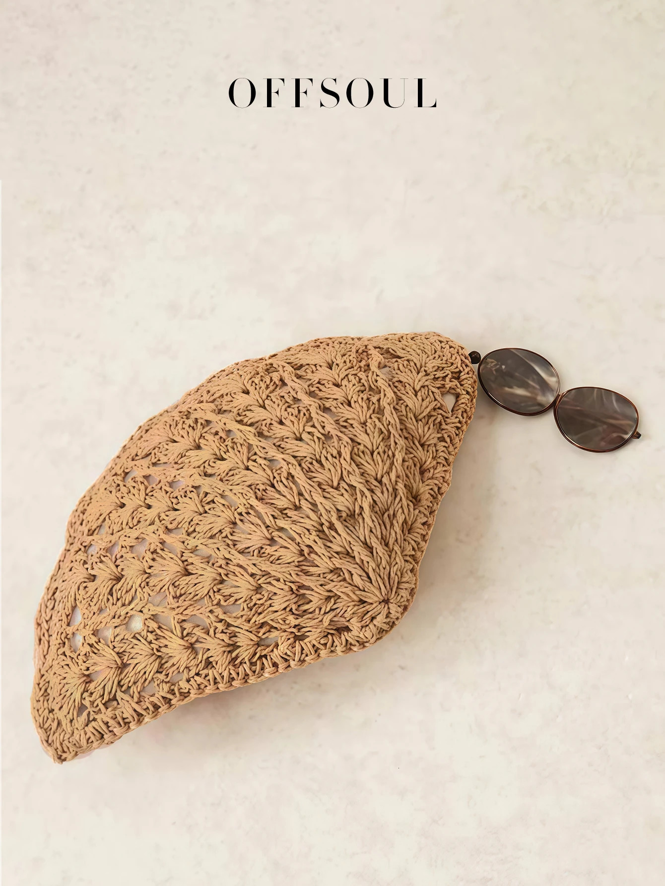 The Vintage Handwoven Straw Bag with a Seashell Shape and Acrylic Pendantants Is Perfect Party Handbag 250614