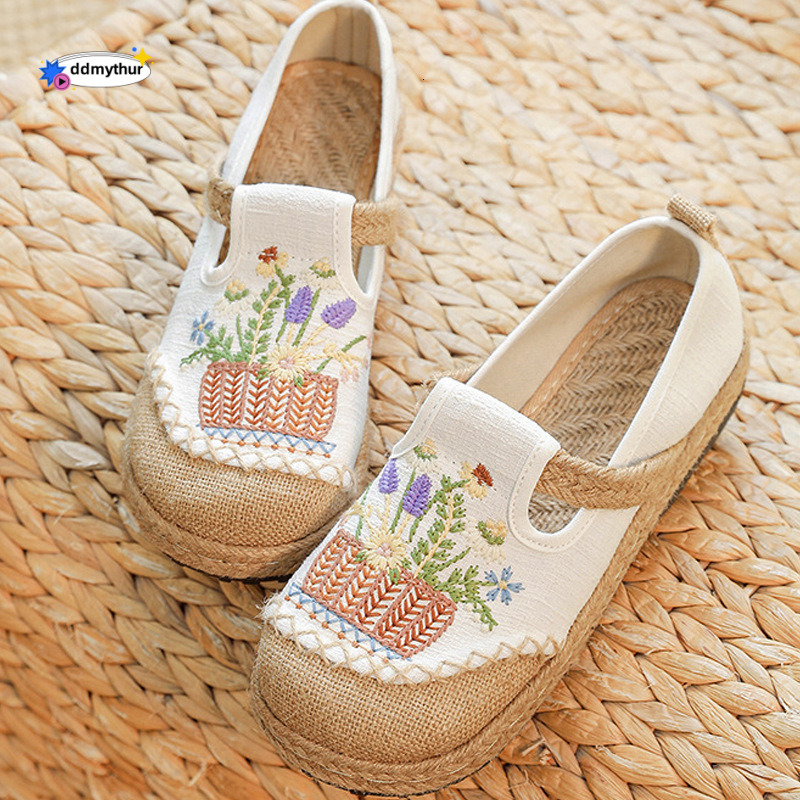 2025 New Ethnic Style Embroidered Slip-On Low-Cut Old Beijing Woven Round-Toe Cloth Shoes for Women ddmythur