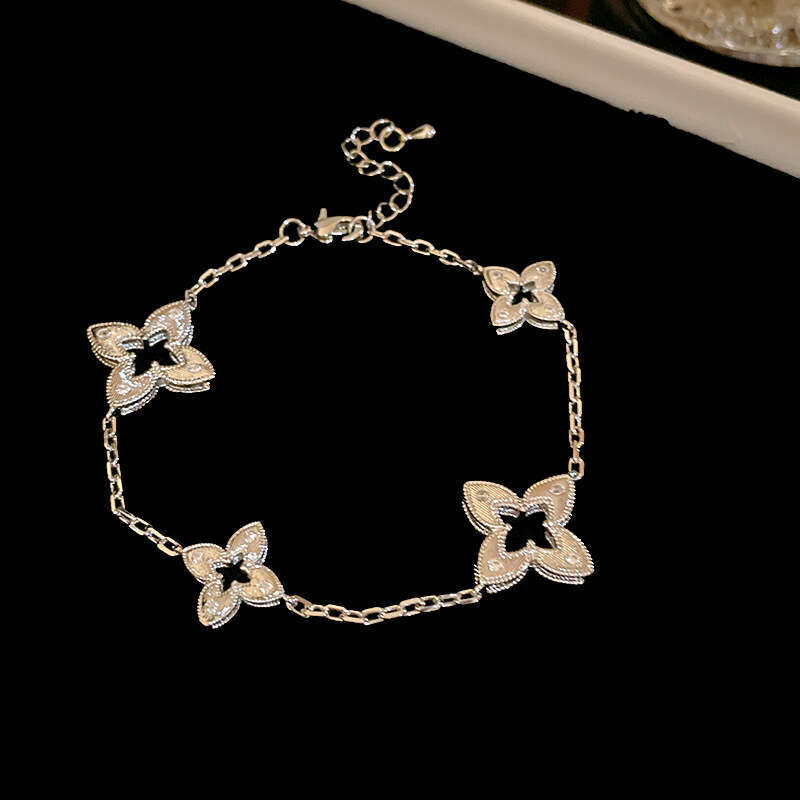 2025 new Luxury Jewelry Designer bracelet necklace earrings Real Gold Plated Zircon Rhombus Flower Necklace High end Fashion Sweater Chain Autumn Wint