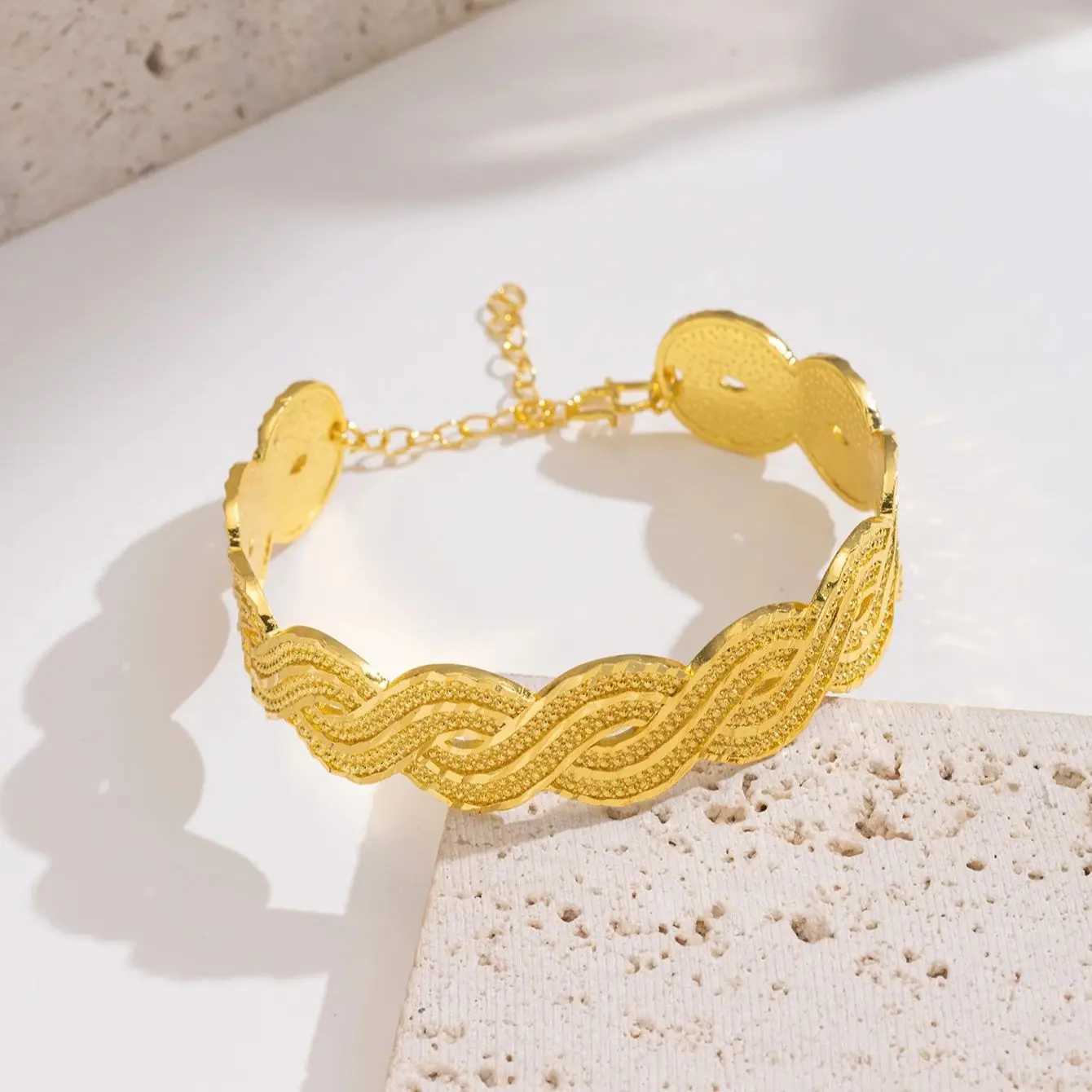 Wide Copper Bangles Gold Plated Wave Design Cuff Free Size Arabic Turkish Bridal Gift Ethnic Gold Bangle for Women Z250616