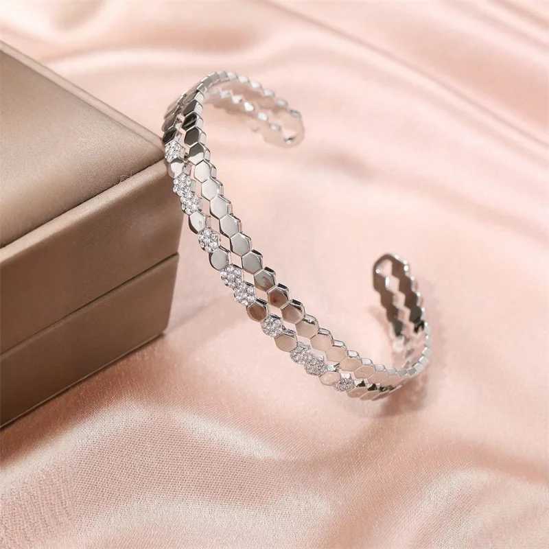 Titanium Steel 18k Gold Plated Bangles for Women Girls Trend Waterproof Jewelry Luxury Sparkling Zircon Cuff Bangle Z250616